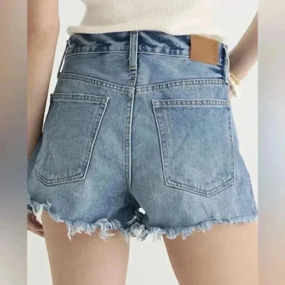 J Crew Relaxed denim short in Baxter Street wash, Item BF378, Size 26 - Picture 2 of 14